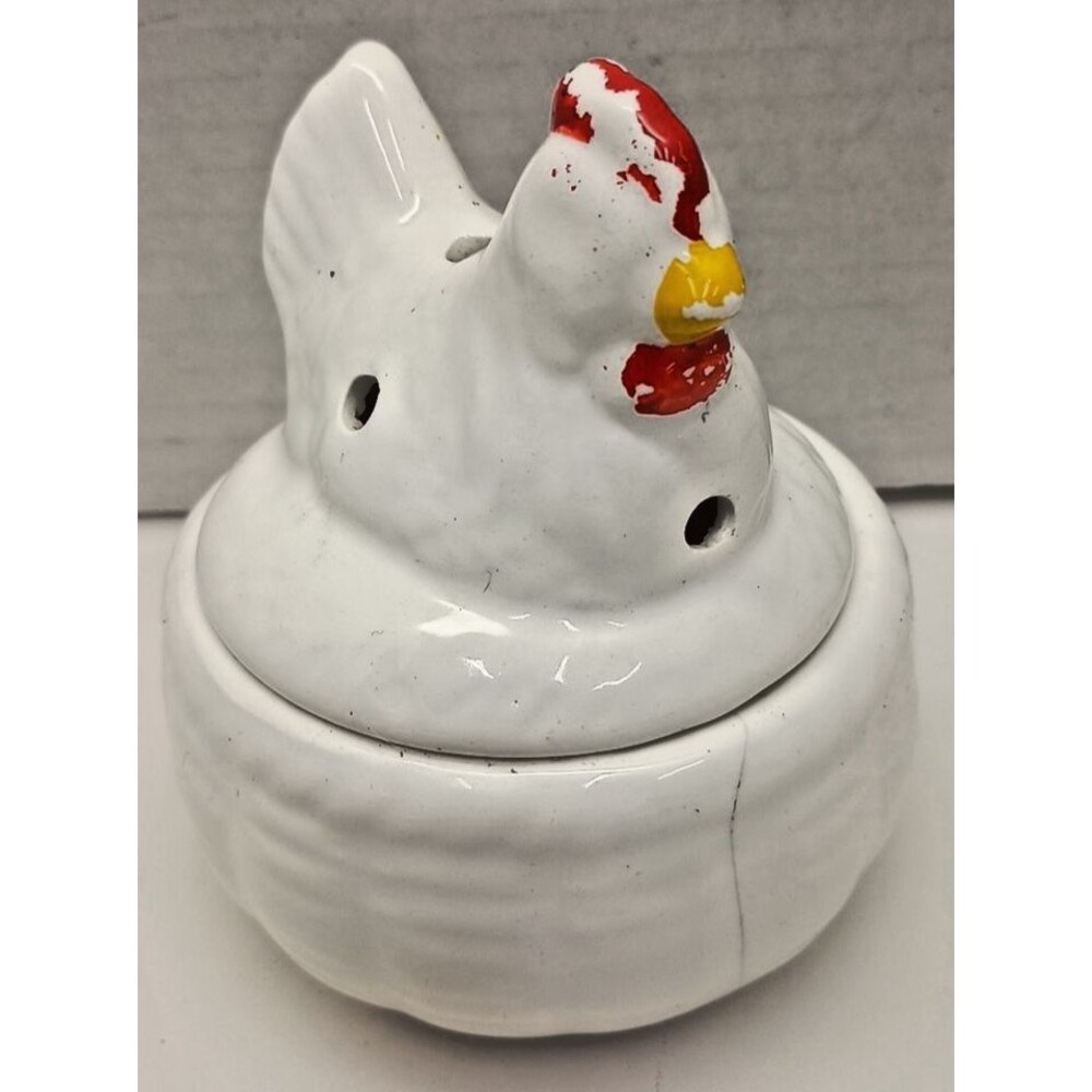Rooster/Hen Shaped Cute Incense Case (kogo, 香合) by Master Potter